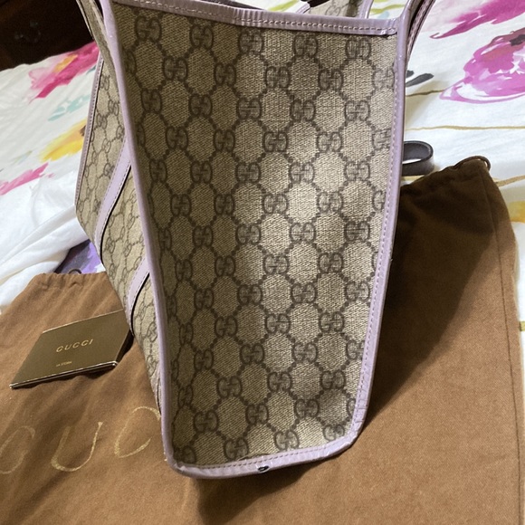This is Gucci bag. - Picture 3 of 4
